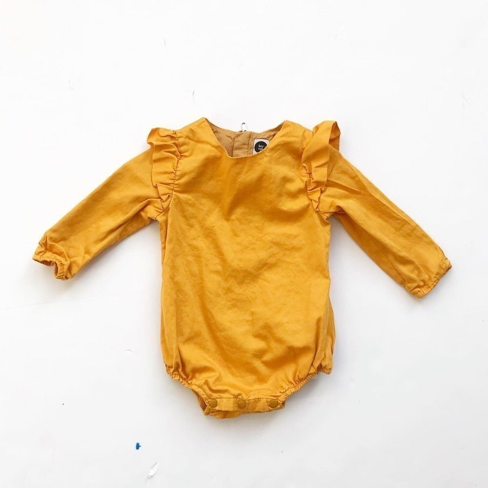 Lissy rose ruffle shoulder romper EUC 6-12 months
